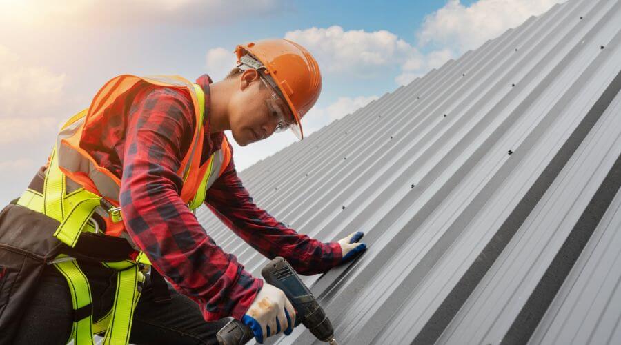 Professional gutter cleaning in Rackerby, CA